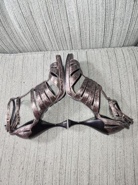 🍉John Fluevog  Listen Up Pewter  Metallic Strappy Sculpted-Heel Sandals